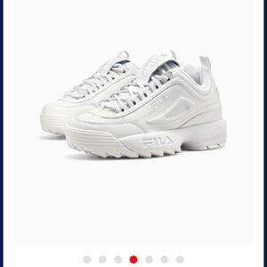 NWT FILA DISRUPTER II PREMIUM SNEAKERS